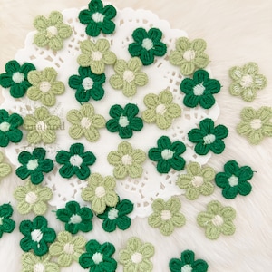 Green Mix Mini Daisy 15mm 10pcs, Small Flowers, Embroidery Applique Sew on, Floral Patch, Needle Craft, Tiny Cherry Blossom, Matcha Green