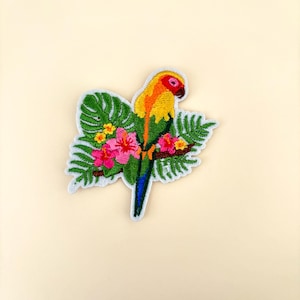 Parrot Bird Patch Iron On 1pc- Hawaii Vacation Patch, Beach Island Tropical Badge Travel Hibiscus Ferns Embroidery Applique Wild Birds Patch