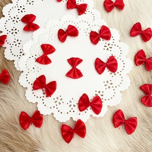 Mini papillon rosso 20 mm 12 pezzi, fiocchi di raso rosso, piccoli fiocchi rossi, fiocchi di Natale, bomboniere, fiocchi per le feste, piccole applicazioni, piccoli fiocchi per artigianato