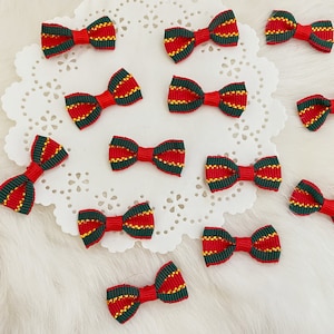 Mini fiocchi di Natale 12 pezzi, fiocchi rossi e verdi, fiocchi di stoffa per artigianato, piccoli fiocchi, fiocchi da cucito, creazione di biglietti di Natale, fiocchi assortiti