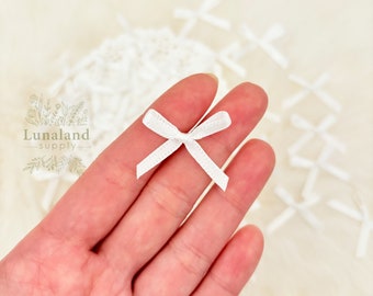 150-Pack Mini Satin Ribbon Bows - 1 Inch White Premade Craft Bows For DIY, Gift Wrapping, Hair Clips