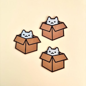 Cat in a Box Patch Iron On, Cute Stray Cat Badge Cat Lover Gifts Small Cat Patches, Cartoon Animals Patch for Jeans Jacket Hat Funny Gifts