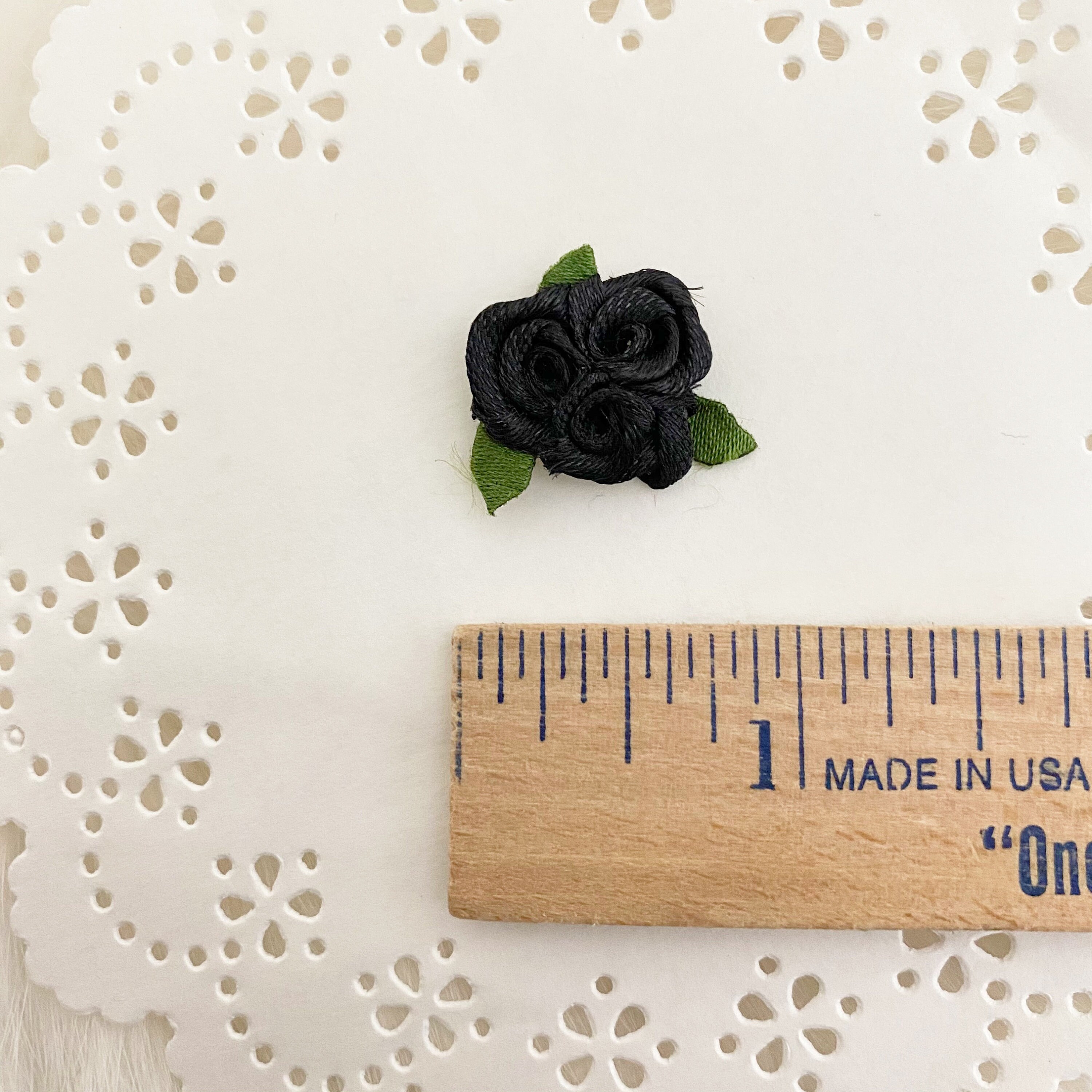 Black Triple Roses 20mm, Mini Rose Bouquet, Tiny Craft Roses, Black ...