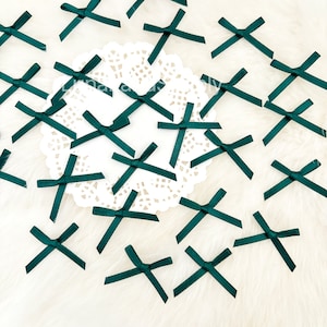 Mini nœuds olive foncée, Nœuds en satin vert foncé, Nœuds en ruban vert, Nœuds de décoration artisanale, Petits nœuds en tissu, Nœuds de couture cadeaux