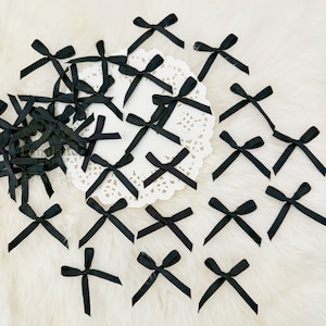 Mini zwarte strikken 1/8 lint, zwarte lintstrikken, kleine zwarte strikken, multifunctionele strikken, voorgeknoopte satijnen strikken, kostuum naaien Kaarten maken