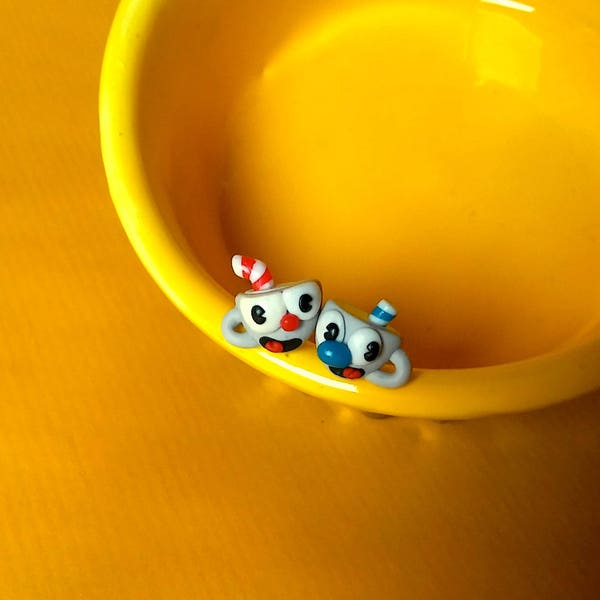 Cuphead game lobe jewellery. Stud earrings cuphead mugman Nerd videogame lovers. Birthday geek gift. Polymer clay orecchini. Mug cup jewelry