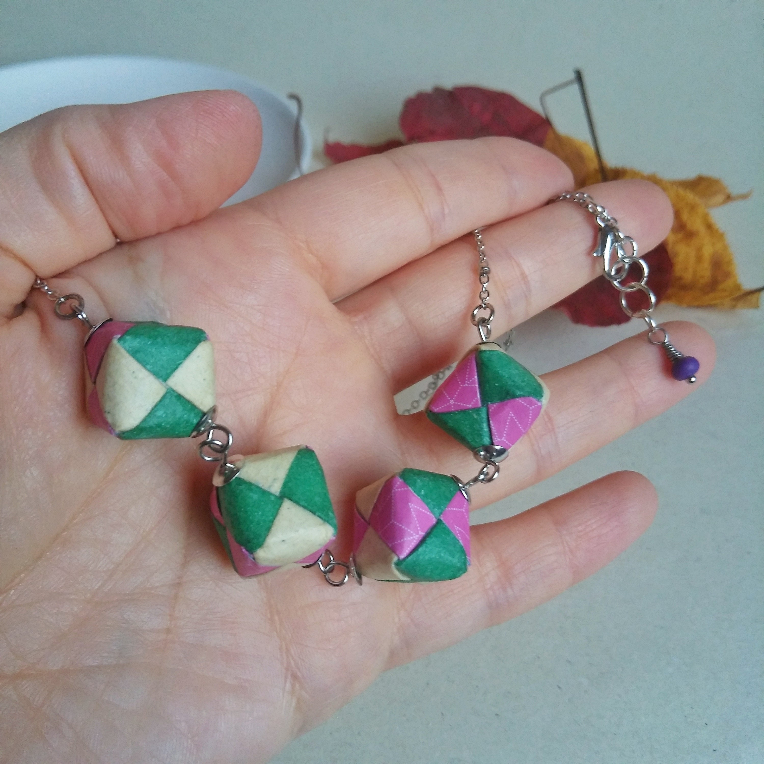 Collar de papel reciclado. Una joya de hilo. Joyas de origami Etsy