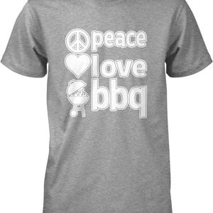 A gray t-shirt with the text "Peace I love BBQ" printed on it.