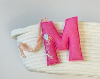 Hanging Letter tag, Personalized Letter Ornament, Gift tag letters, Custom colors and themes, sequins letter