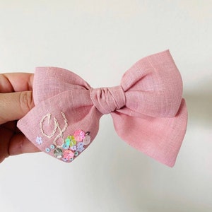 Personalized Baby Bow, Pink linen bow, nylon headband or alligator clip, custom monogram embroidered letter