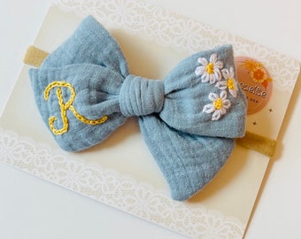 Personalized Baby Bows, custom hand embroidered Initial letter, Gauze muslin bows for toddlers, organic cotton hair bows.