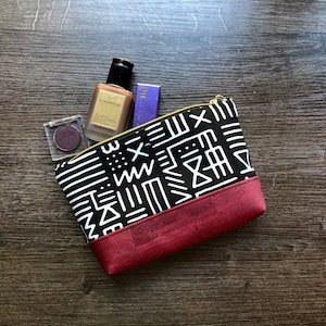 African make up pouch, mudcloth print make up bag, cork pouch,  toiletry travel bag, women&#39;s toiletry bag, make up travel pouch, zipper bag