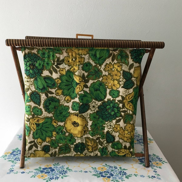 1950's Pretty Folding Knitting Bag