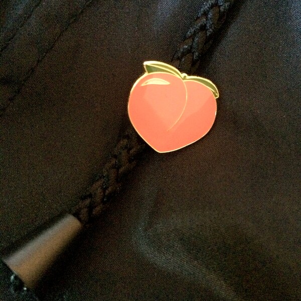 Peach Emoji Pin