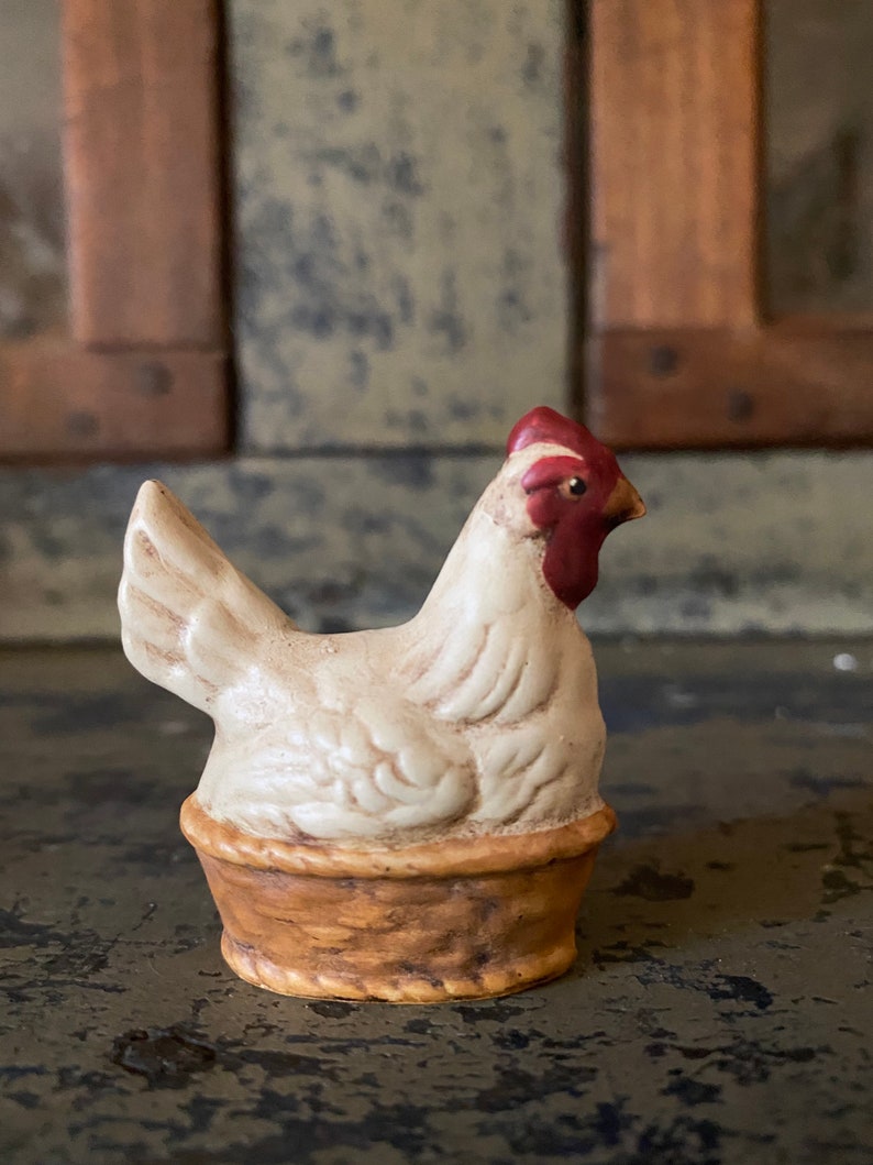 Primitive Chalkware Chicken 2\u201d white on nest