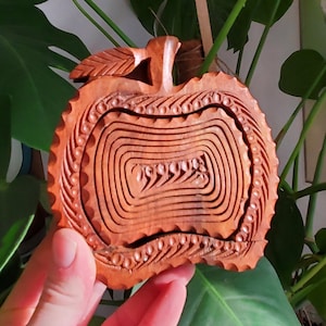 Vintage Collapsible Apple Basket Trivet