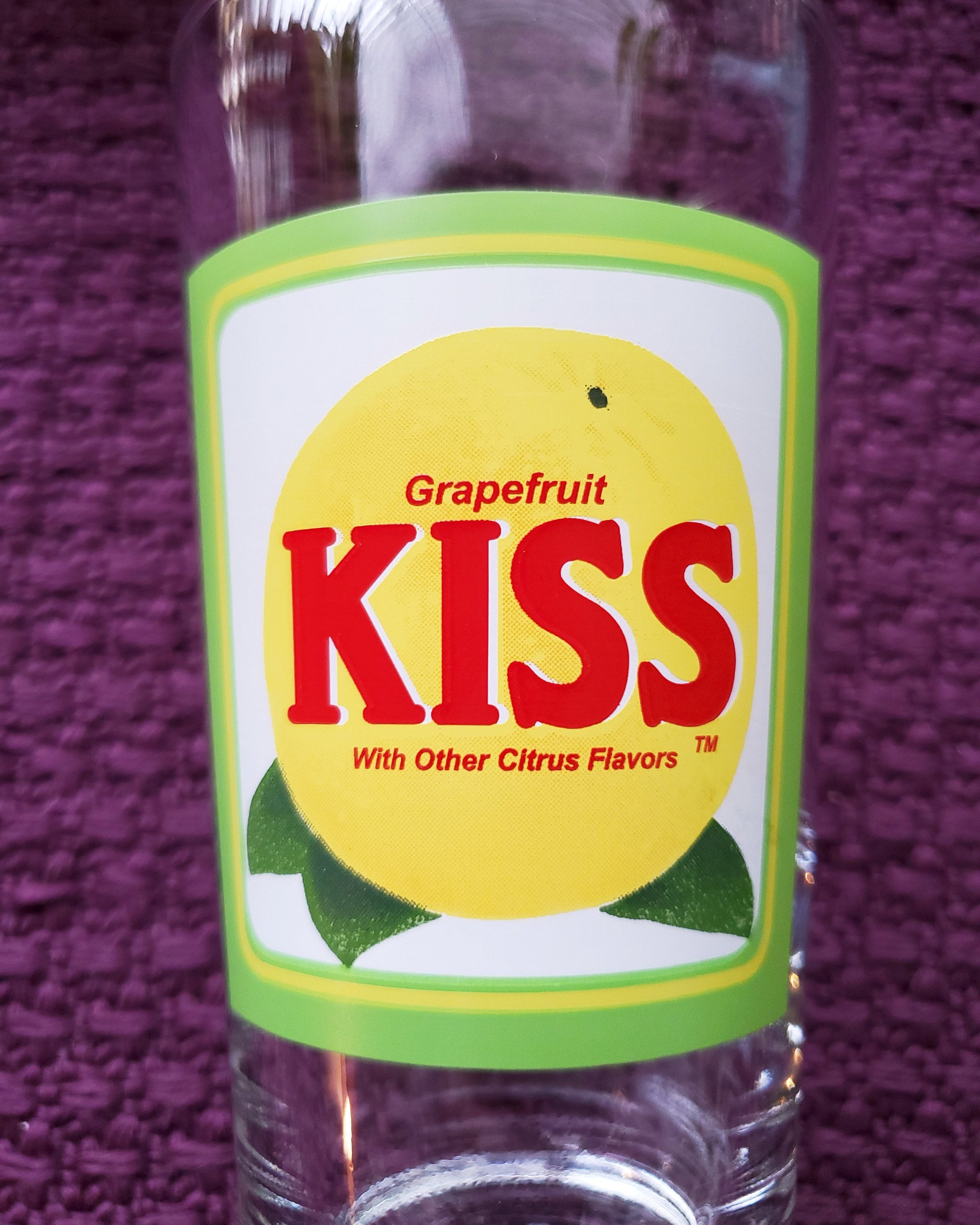 Vintage Kiss Grapefruit Glass // Kiss Soda Glass // Vintage Glassware