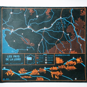Oryginalna francuska edukacyjna mapa ścienna z połowy lat 60. XX wieku NORMANDIA LOIRE Region Carte Czarna dwustronna mapa