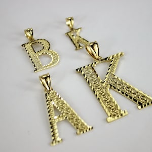 Pendentif initiale en or jaune 10 carats à breloques taille diamant de l'alphabet A à Z, 4 tailles
