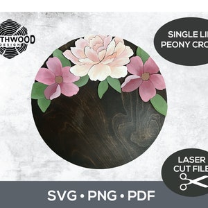 Może przedstawiać: Plik do cięcia laserowego z koroną piwonii w jednej linii. Projekt zawiera trzy różowe piwonie z zielonymi liśćmi na ciemnobrązowym drewnianym tle. W zestawie pliki w formatach SVG, PNG i PDF.