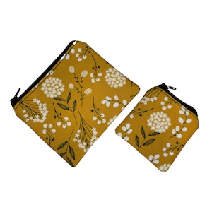 Floral Coin Pouch with Keychain Clasp: Small Zipper Bag