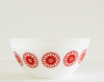 Vintage Agee Crown Pyrex 'Doily' Banner -  RED Nesting Bowl  - 8" Mixing Bowl - 70's Era