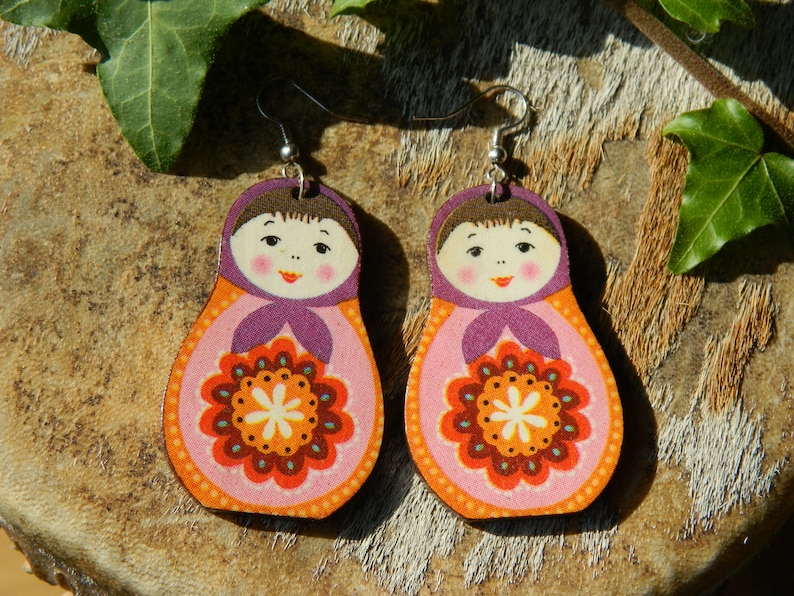 Russian doll earrings Babushka earrings Purple pink red wood earrings Russian stacking dolls earrings Folk jewelry Matrioshka earrings
