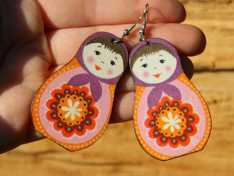 Russian doll earrings Babushka earrings Purple pink red wood earrings Russian stacking dolls earrings Folk jewelry Matrioshka earrings