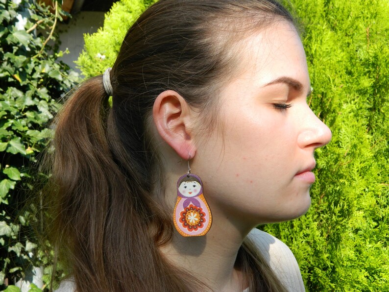 Russian doll earrings Babushka earrings Purple pink red wood earrings Russian stacking dolls earrings Folk jewelry Matrioshka earrings