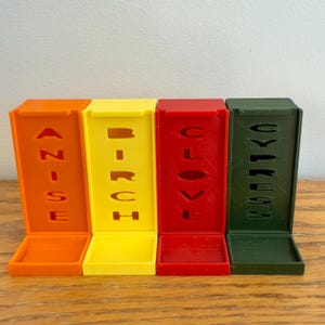 3D printed akc or nacsw scent vessel with magnet. Akc or nacsw nose work training. Canine scent vessel for swabs.