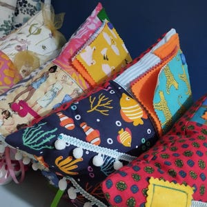 4 X Dementia Fidget Cushions Seniors elderly memory Alzheimer&#39;s Sensory twiddle muff Therapy Fiddle Nana Care Home Activities Autism