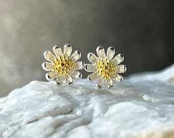 Tiny flower earrings, crystal stud earrings, daisy earrings, tiny stud earrings, dainty delicate earrings, floral earrings, sterling silver