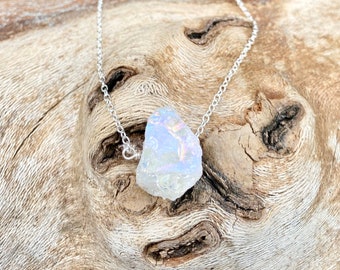 Collana Raw Angel Aura, collana Crystal Quartz, collana di quarzo trasparente, collana di pietra grezza, collana April Birthstone, collana Boho