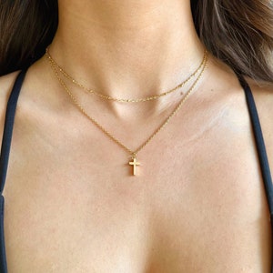 Collier croix en or, collier religieux, collier en or délicat, or 18 carats, collier croix superposé, ensemble de colliers superposés, collier ras du cou croisé