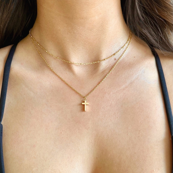 The Cross Cluster Necklace-Gold main image 1