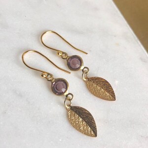 Örhängen med bladguld, örhängen med bladguld, örhängen med födelsesten i februari, örhängen med ametistkristall i bladguld, födelsesten i februari, bild 4