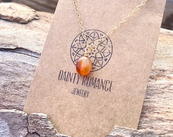 Collana di corniola Collana di pietra preziosa rossa Collana di guarigione Gioielli di corniola Collane con ciondolo a goccia arancione per donne Collana di cristallo per regalo per la mamma - Italia
