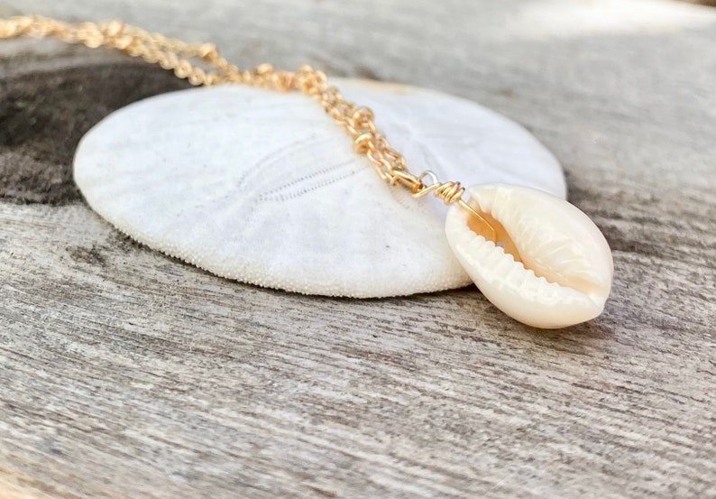 Dainty Gold shell necklace Cowrie Shell Necklace bridesmaid gift Silver shell necklace Seashell necklace tropical necklace small shell