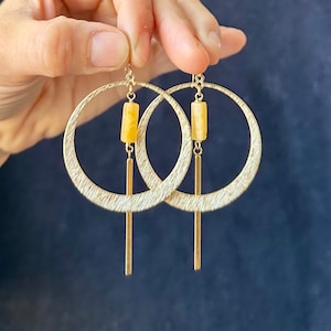Citrien oorbellen, kristallen oorbellen, 18k goud sterlingzilver, boho-oorbellen, geboortesteen november, ruwe kristallen bungelende gouden hoepels