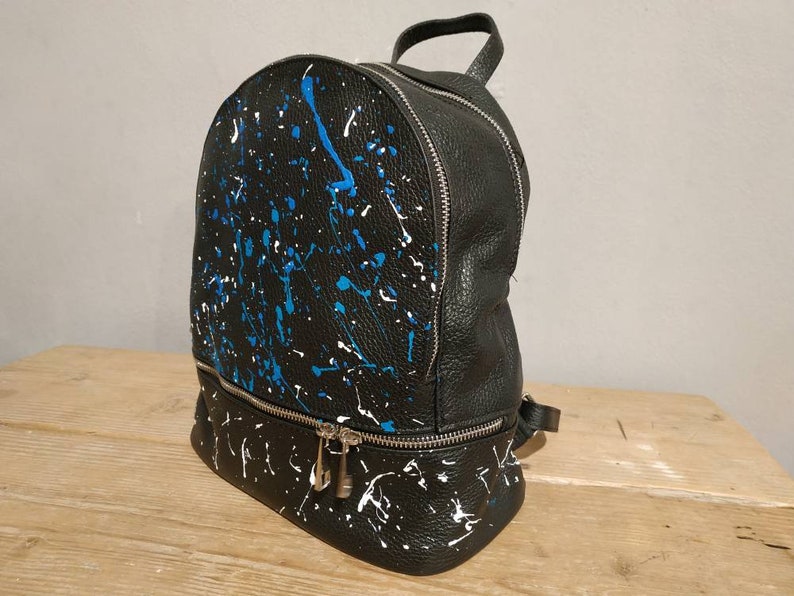 Italian leather backpack Black dark style with blue and White splash zaino in vera pelle colore nero donna ragazza woman litthe girl modern