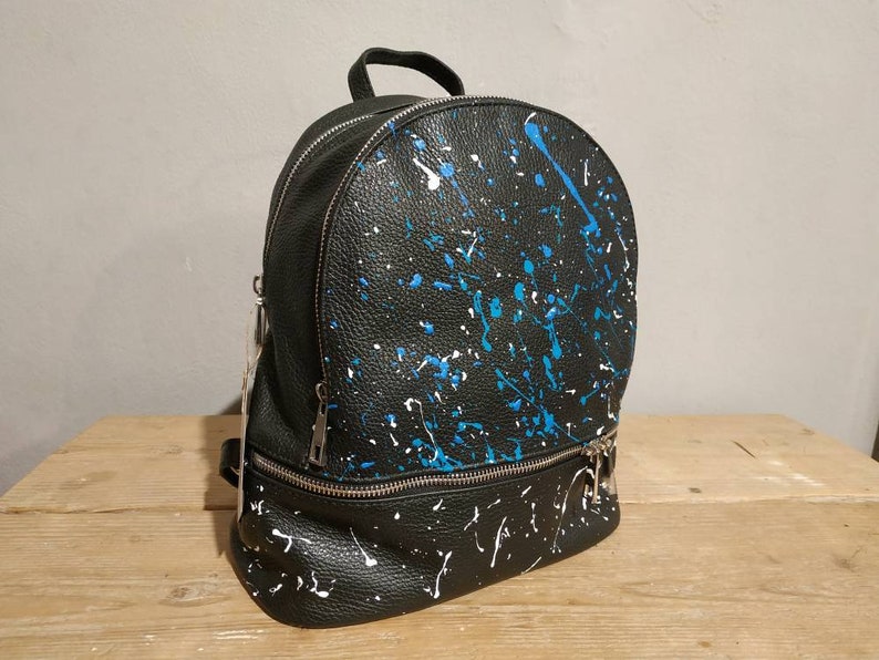 Italian leather backpack Black dark style with blue and White splash zaino in vera pelle colore nero donna ragazza woman litthe girl modern