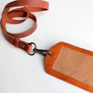 Leren ID-houder, ID-houder leren sleutelkoord, badgehouder, gleuf voor visitekaartjes met riem.