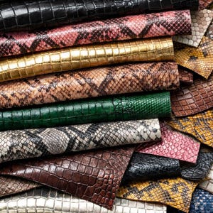 Gemengde leerresten met prints van python, kokosnoot en hagedis in diverse kleuren, ideaal voor knutselprojecten, 10 stuks B098 La Garzarara