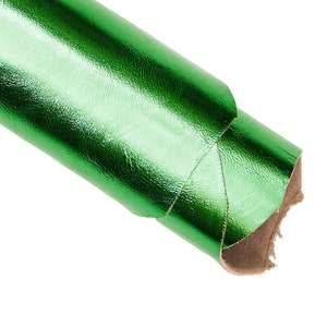 Capra laminata VERDE smeraldo, PELLAME metallizzato liscio, pelle lucida morbida 0.7 -0.9 mm per hobbisiti B17892-MT La Garzarara