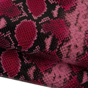 Dark red PYTHON textured cowhide, burgundy SNAKE textured calfskin, glossy soft leather hide for hobbyists B19278-ST La Garzarara