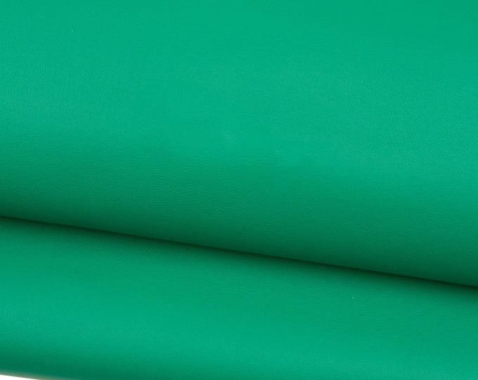 Green SMOOTH sheepskin, SOFT lambskin nappa, matt leather skin 0.7 - 0.9 mm perfect for diy projects B18745-TU La Garzarara