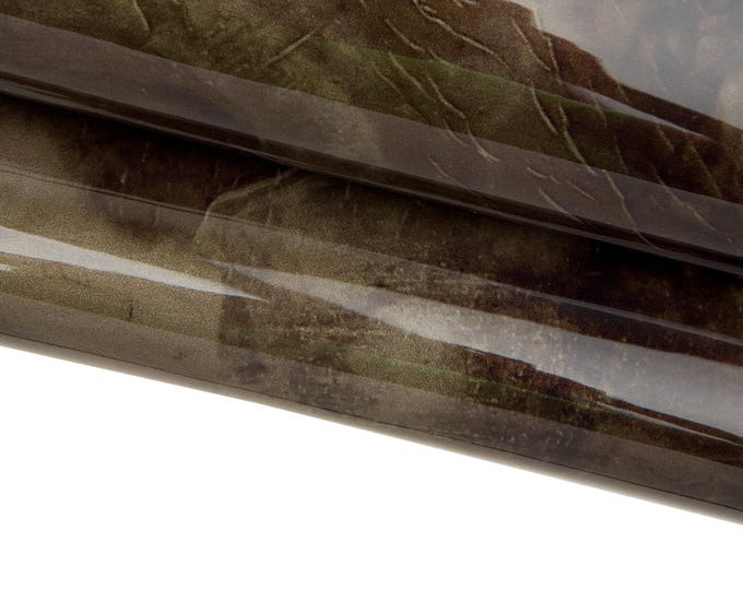 Glossy marbled brown leather hide, varnished marble effect leather skin, resin look artistic leather for bags B17650-ST  La Garzarara