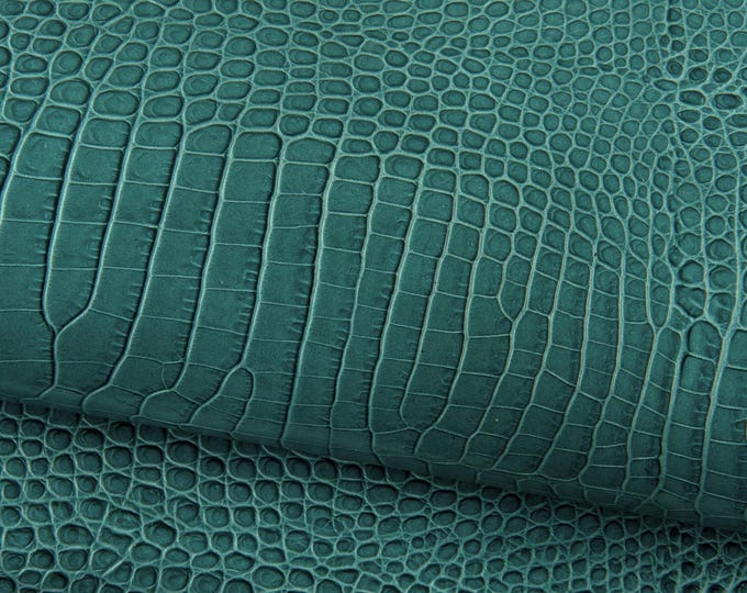 Light blue CROCODILE embossed cowhide, semi glossy PRINTED calfskin, slightly stiff cowhide for crafting B19287-ST La Garzarara