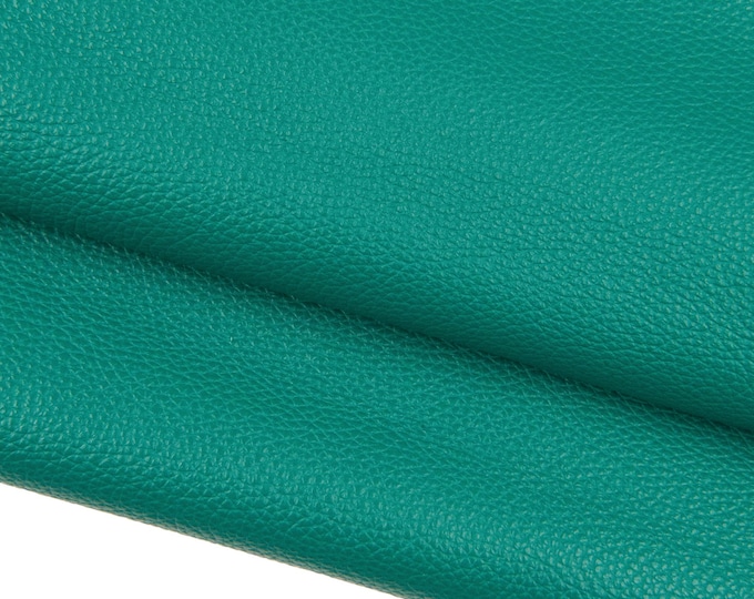 Green PEBBLE GRAIN printed sporty leather hide, soft semi glossy cowhide, grainy calfskin for crafters 1.4 - 1.6 mm B18897-TU La Garzarara