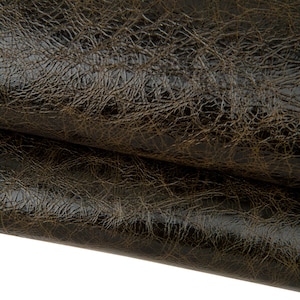 Pelle LUCIDA sportiva marrone scuro, pellame capra STROPICCIATA crackled morbida testa di moro B17561-VT La Garzarara